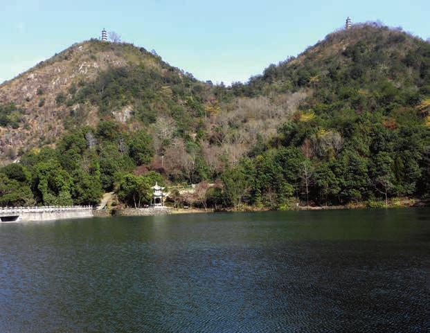 方山双塔远景