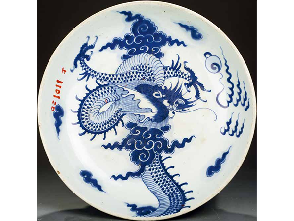 清青花过墙龙瓷盘.png